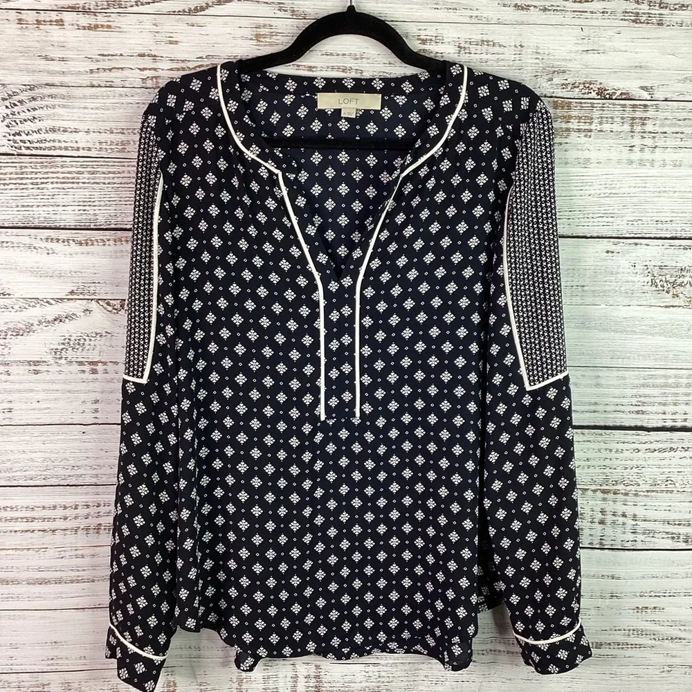 LOFT ANN TAYLOR SIZE M TOP NAVY BLUE WHITE BLOUSE FALL GUC - Picture 7 of 15